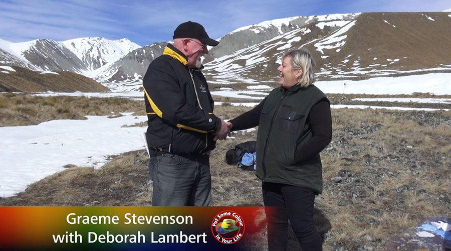 Host Graeme Stevenson with guest artist Debbie Lambert